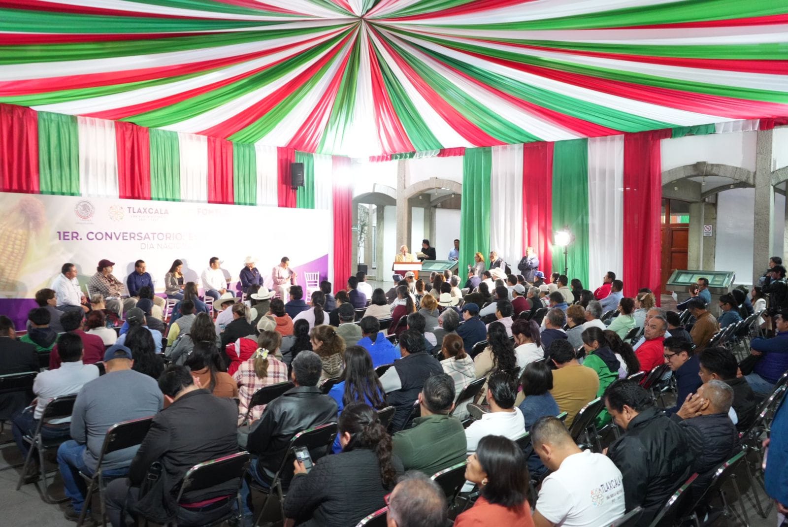 Promueve Anel Martínez conversatorio 'El Futuro del Campo'